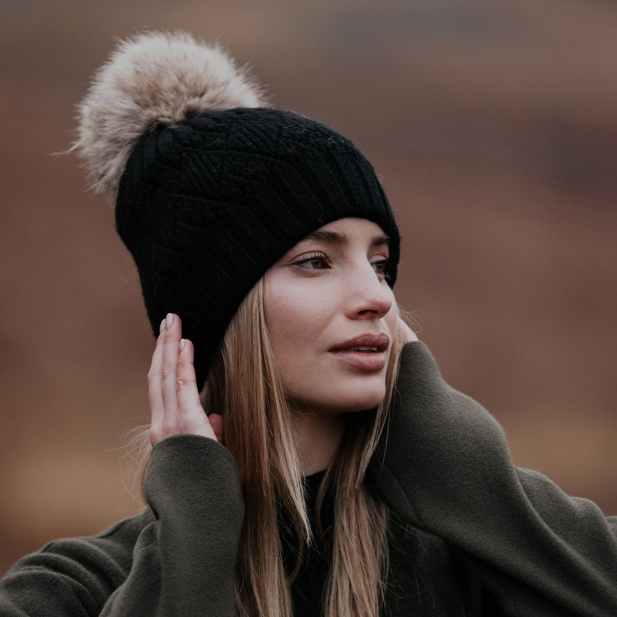 Bobble Black Hat - Welligogs
