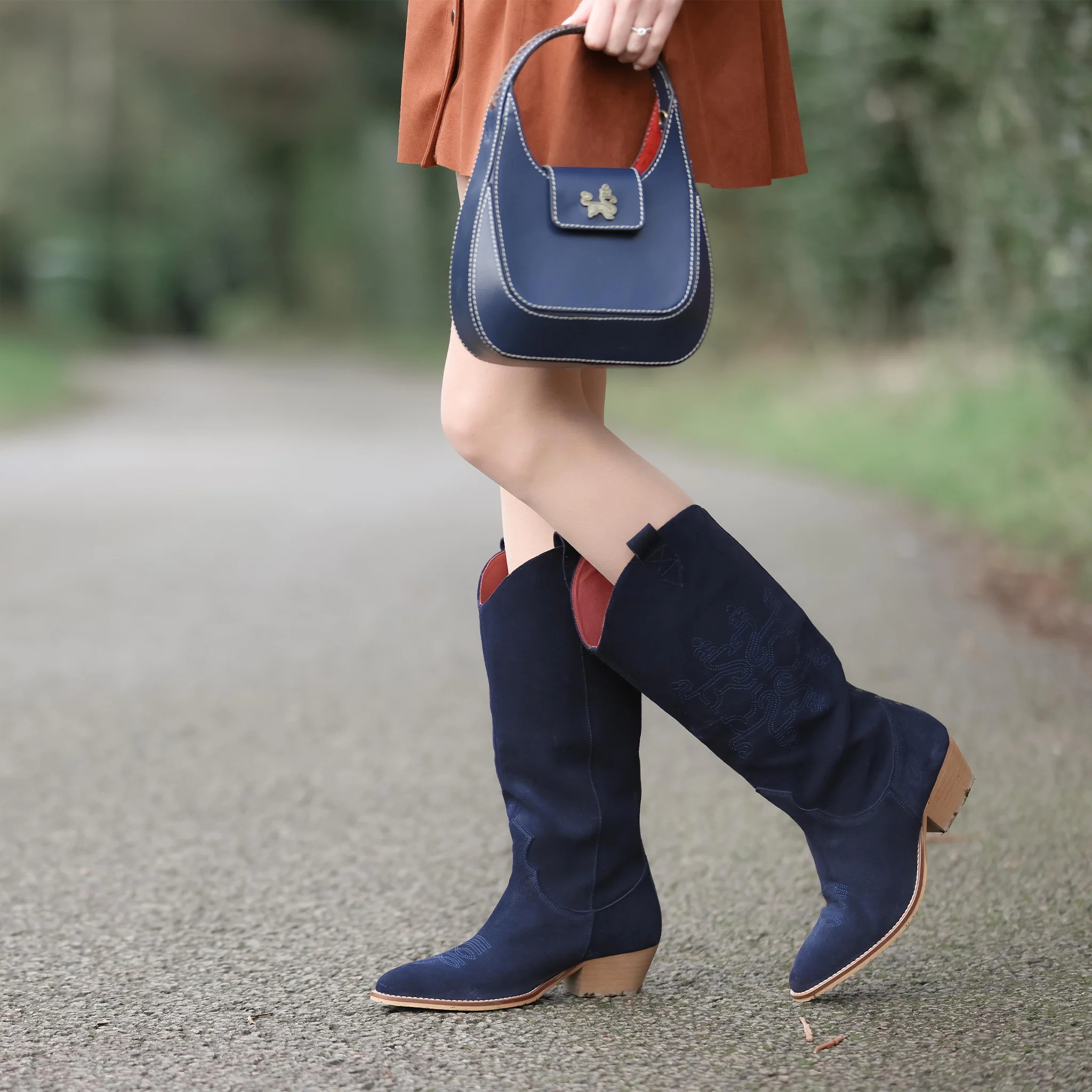 Phillipa Navy Leather Handbag - Welligogs